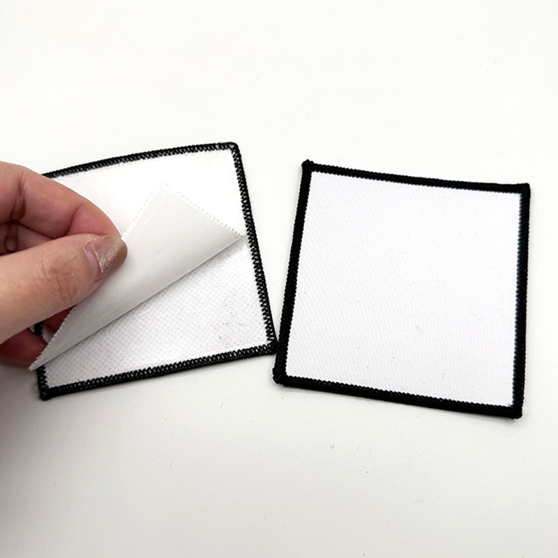 2 1/2' x 2 1/2' štvorcová sublimačná látková Merrow záplata s lepidlom 2 1/2' x 2 1/2' štvorcová sublimačná látková Merrow záplata s lepidlom