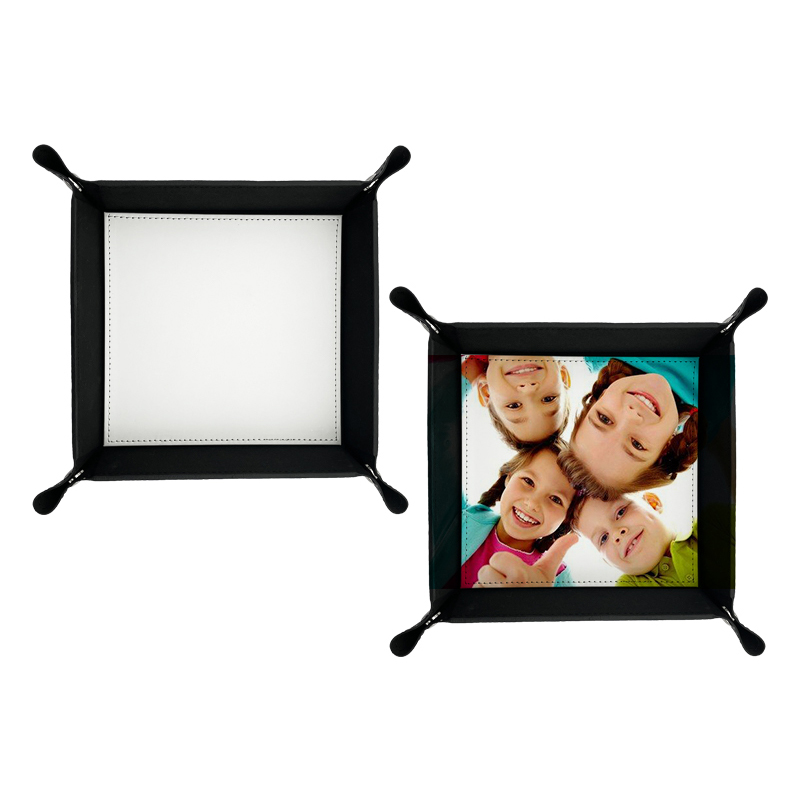 Skladací podnos zo sublimačnej koženky s rozmermi 9' x 9'.